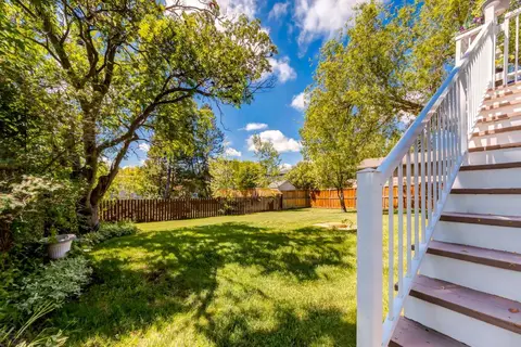 216 Cannington Place SW photo 32