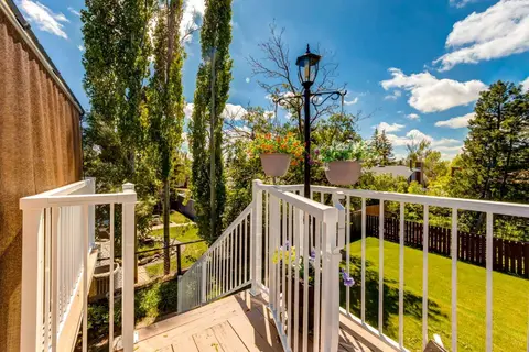 216 Cannington Place SW photo 33