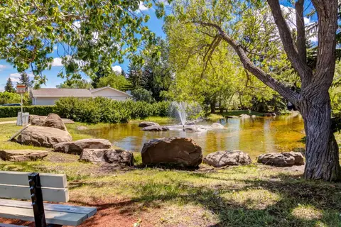 216 Cannington Place SW photo 37