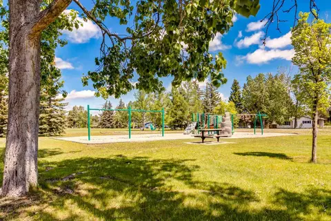 216 Cannington Place SW photo 40