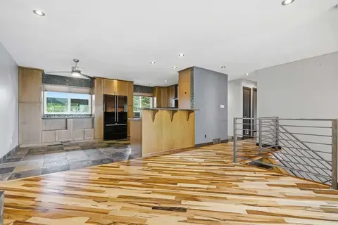 316 Canniff Place SW photo 12