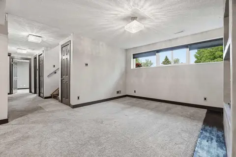 316 Canniff Place SW photo 32