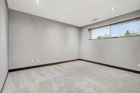 316 Canniff Place SW photo 41