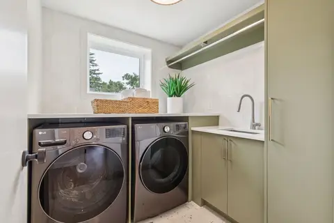 1311 Carlyle Road SW photo 36