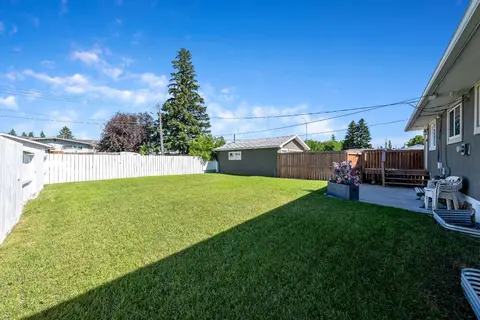 629 Agate Crescent SE photo 24