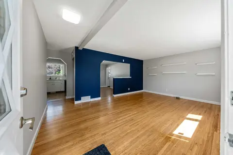629 Agate Crescent SE photo 6