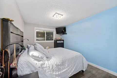 80 Allandale Close SE photo 15