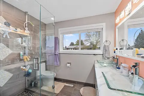 80 Allandale Close SE photo 19