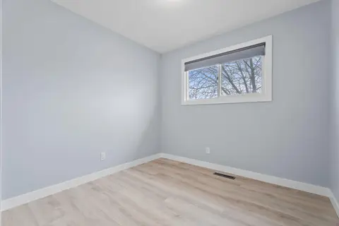 9408 5 Street SE photo 21