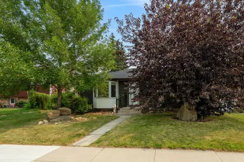 9408 5 Street SE photo 3