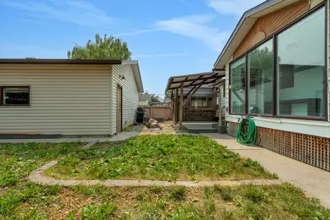 9408 5 Street SE photo 41