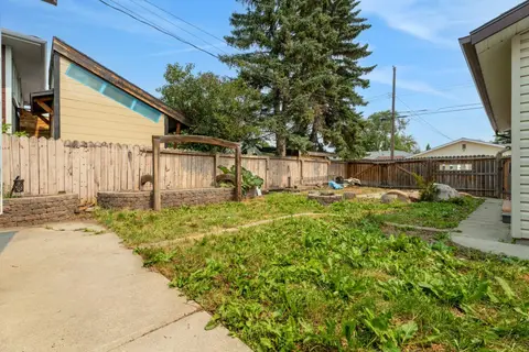9408 5 Street SE photo 46