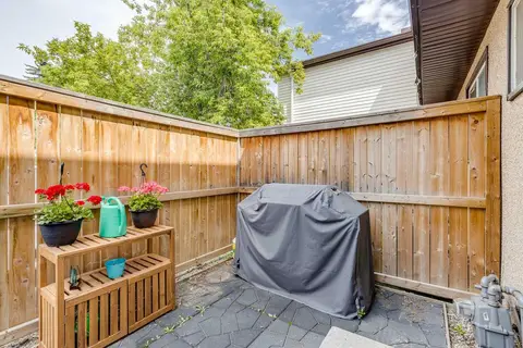 83, 630 Sabrina Road SW photo 21