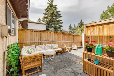 83, 630 Sabrina Road SW photo 22