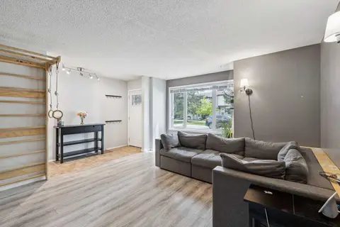 83, 630 Sabrina Road SW photo 3