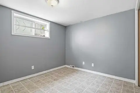 9032 Fairmount Drive SE photo 22