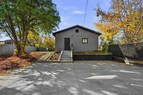 67 Flavelle Road SE photo 42