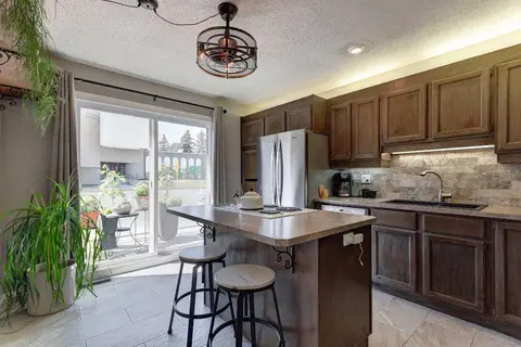 103, 1305 Glenmore Trail SW, Calgary