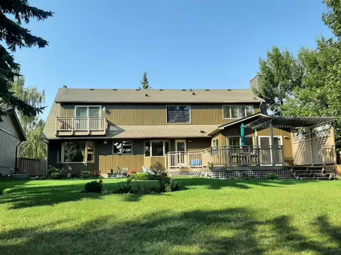 240 Canterville Drive SW photo 12