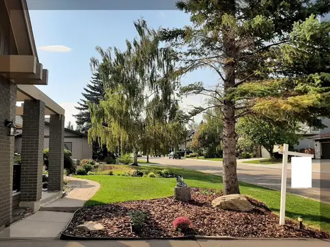 240 Canterville Drive SW photo 15