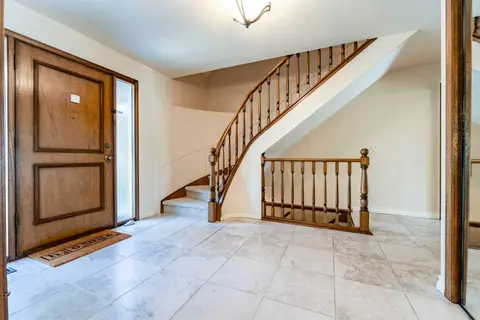 240 Canterville Drive SW photo 17