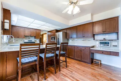 240 Canterville Drive SW photo 19