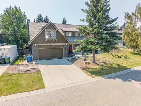 240 Canterville Drive SW photo 2