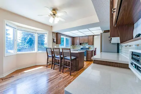 240 Canterville Drive SW photo 20