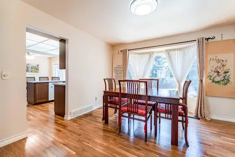 240 Canterville Drive SW photo 22