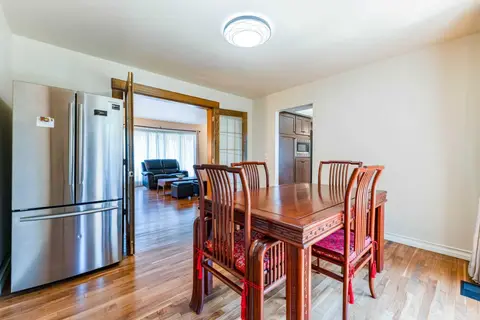 240 Canterville Drive SW photo 23