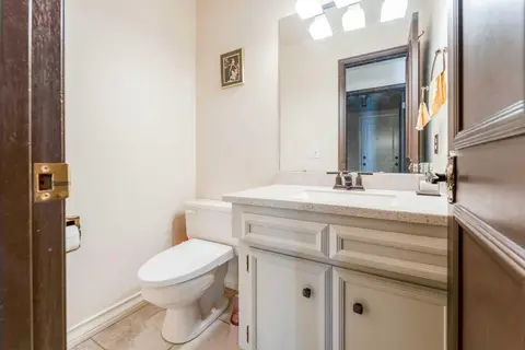 240 Canterville Drive SW photo 24
