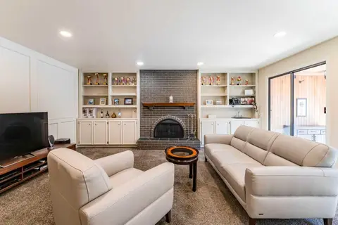 240 Canterville Drive SW photo 25