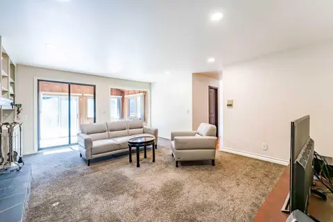 240 Canterville Drive SW photo 26
