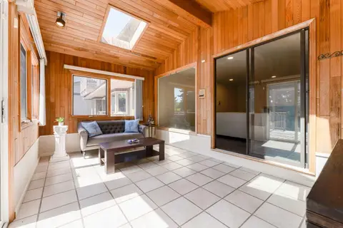 240 Canterville Drive SW photo 27