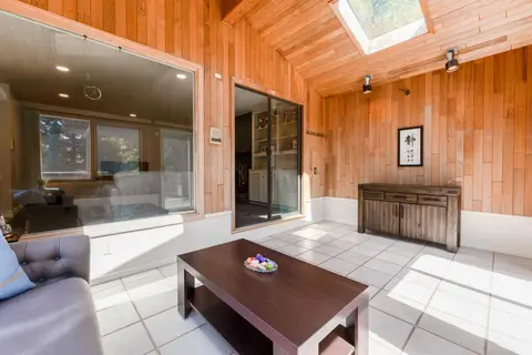 240 Canterville Drive SW photo 28
