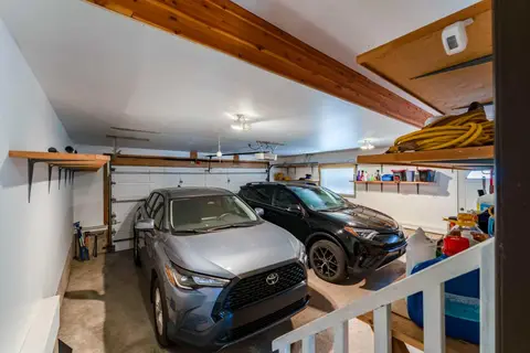 240 Canterville Drive SW photo 29