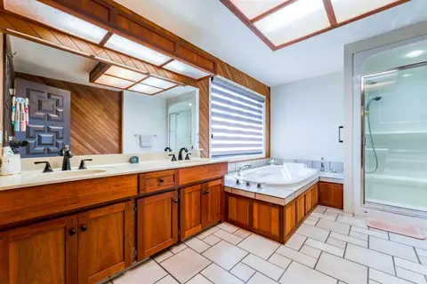 240 Canterville Drive SW photo 33