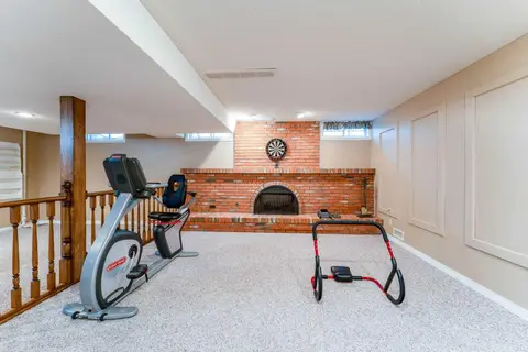 240 Canterville Drive SW photo 43