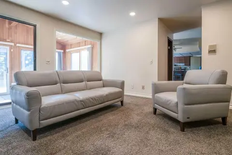 240 Canterville Drive SW photo 48