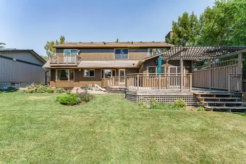 240 Canterville Drive SW photo 8