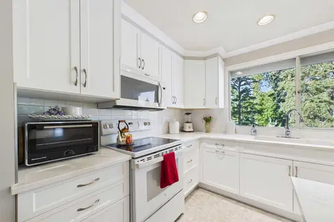 10716 Mapleshire Crescent SE photo 10