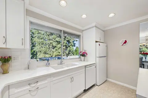 10716 Mapleshire Crescent SE photo 11