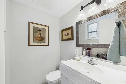 10716 Mapleshire Crescent SE photo 16