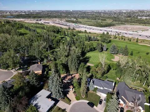 10716 Mapleshire Crescent SE photo 32