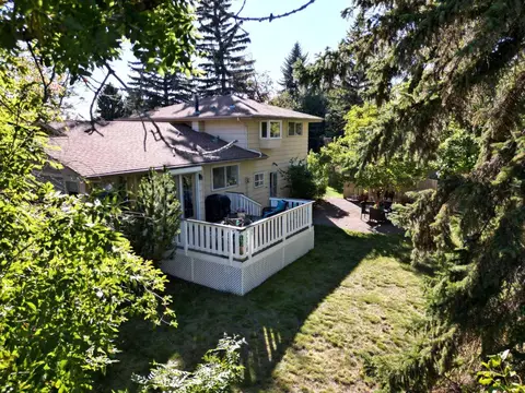 10716 Mapleshire Crescent SE photo 39