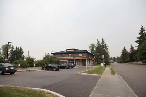 7331 Keewatin Street SW photo 11