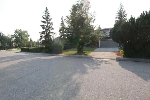 7331 Keewatin Street SW photo 5