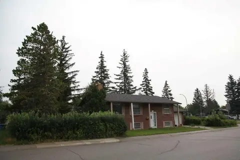 904 73 Avenue SW photo 10