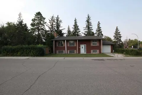 904 73 Avenue SW photo 4