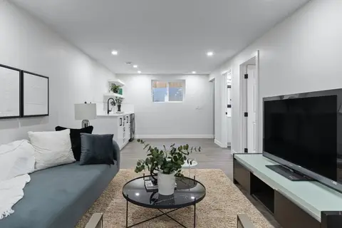 9608 5 Street SE photo 19